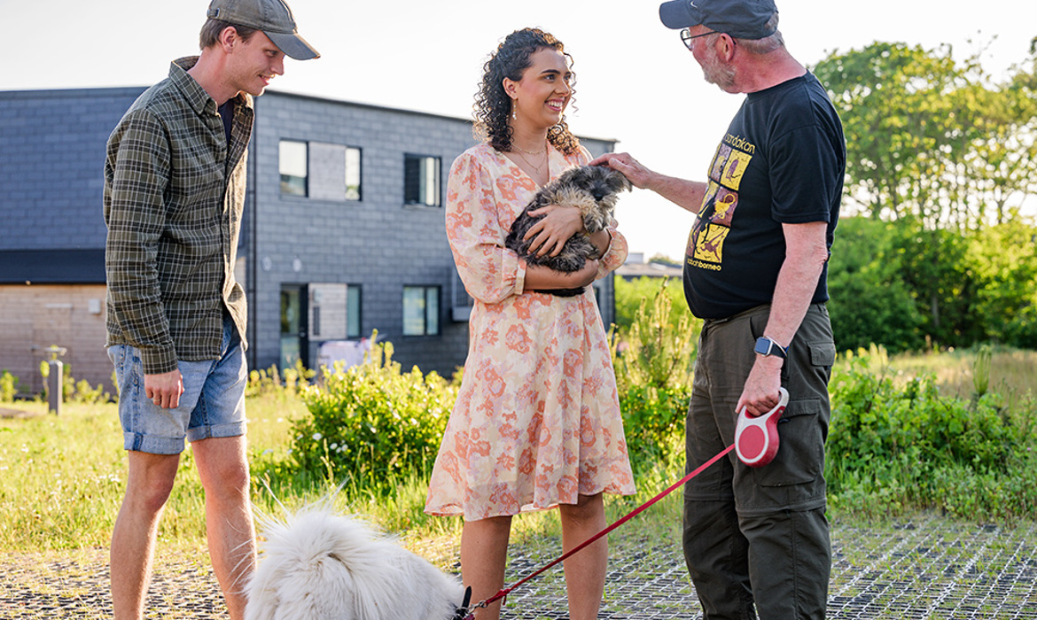 Marcus og Jasmin møder nabo