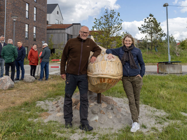 Bjarne Og Mariane Ved Marsvinet Poul Urbrand Web