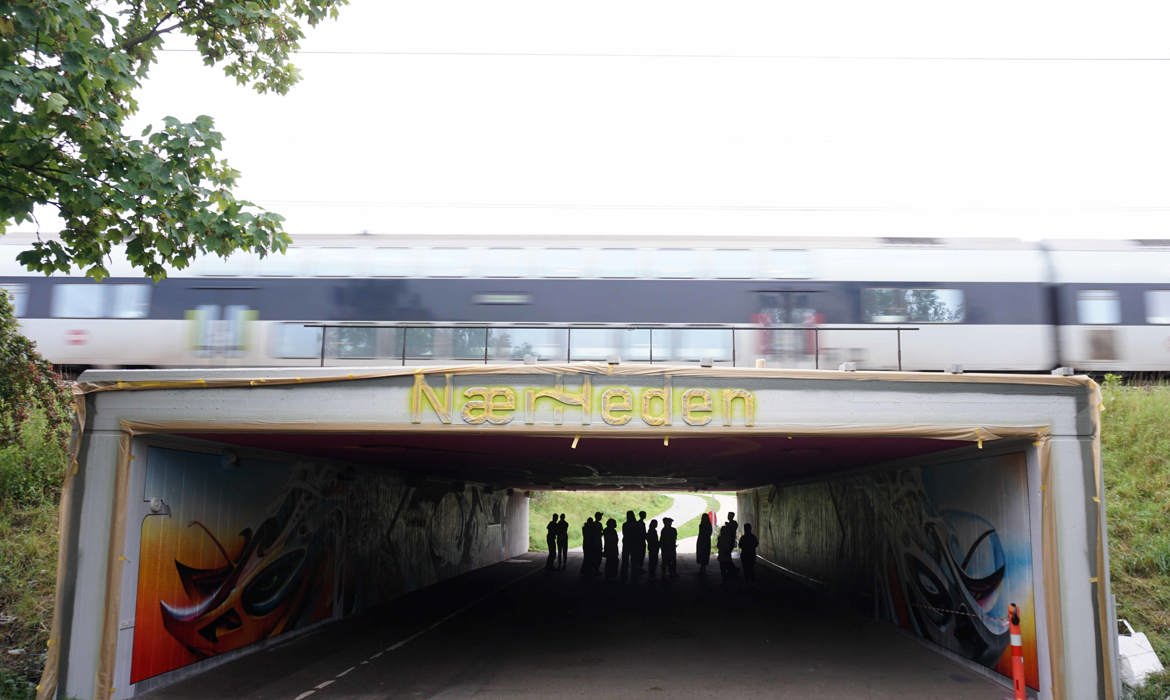 Tunnel til Nærheden med tog