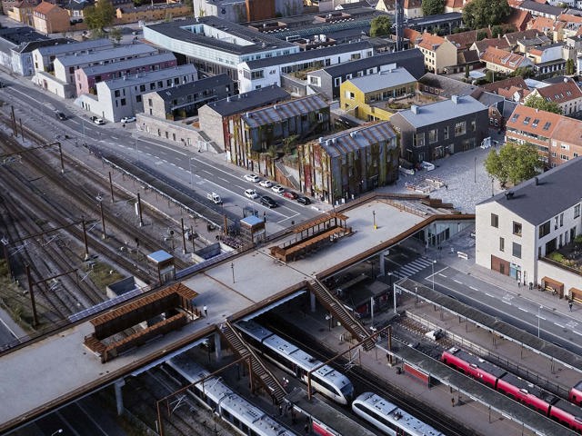 Stationsbroen Drone Beskåret