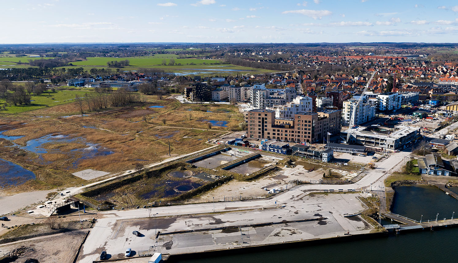 Søndre Havn med SH4 i forgrunden