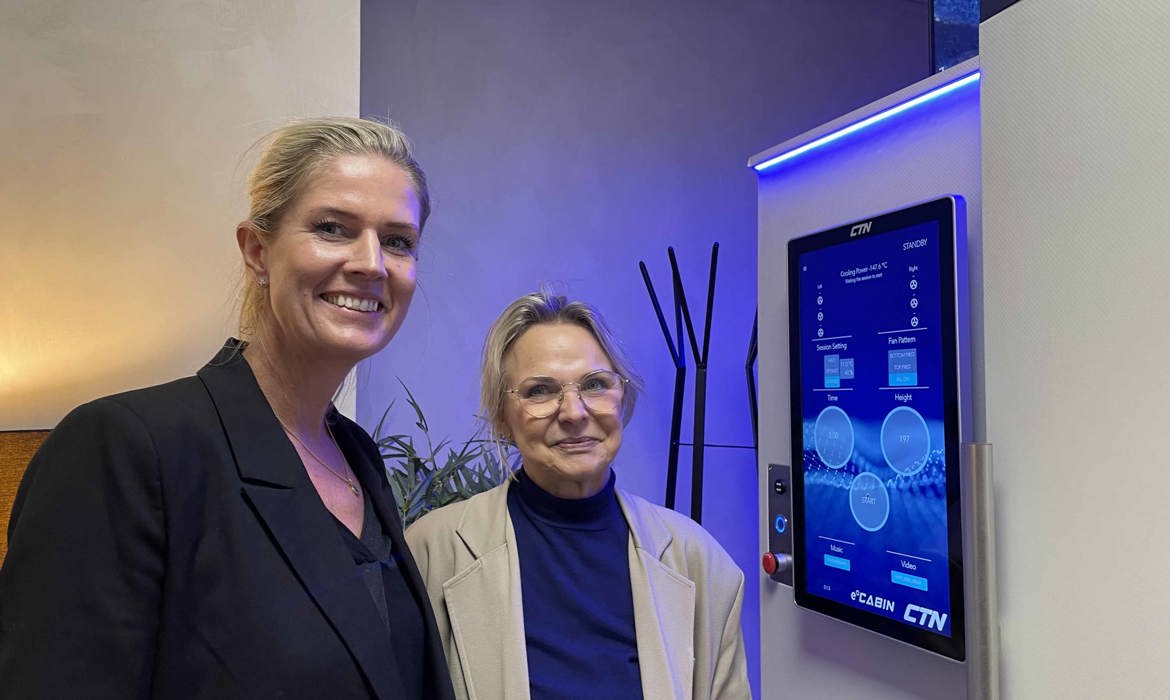 Diana og Annette ved cryo-maskinen